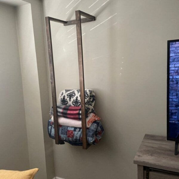 Quilt rack for online wall